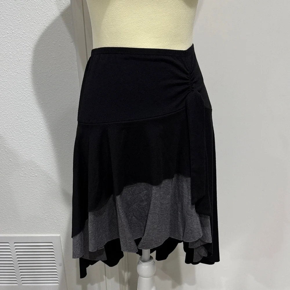Tracy Evan’s Flowy Layered Grey and Black with Bow Tie - L - Picture 3 of 8